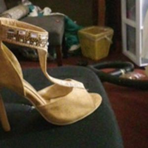 Ladies t-strap rhinestone/pearl heels